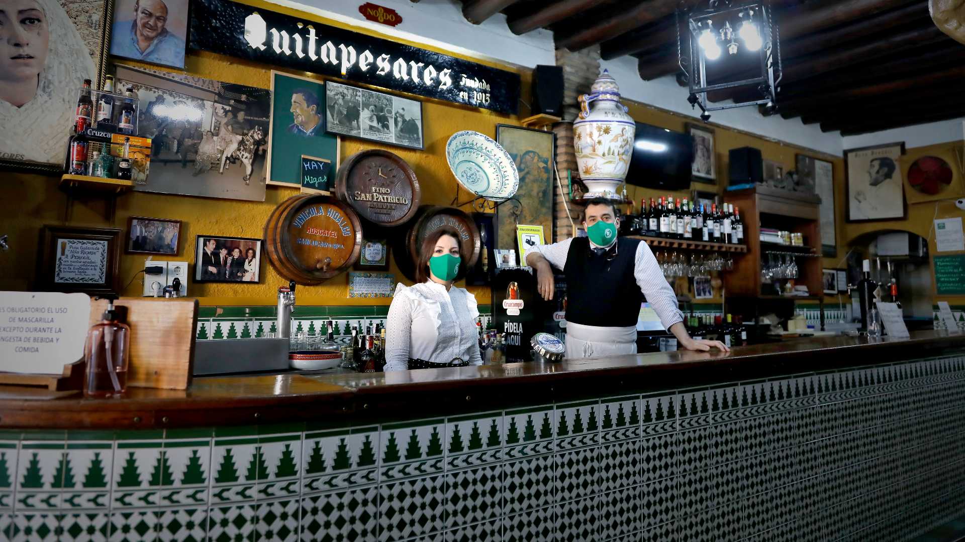 Ana M. González (Quitapesares): &quot;Siendo mujer de tabernero es difícil no acabar tras la barra&quot;