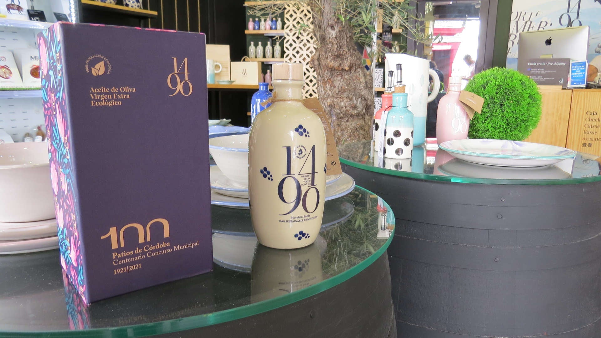 1490 Deco Deli lanza el aceite regalo oficial del centenario de los patios