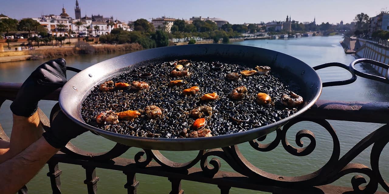 Paellas que no te puedes perder en Sevilla