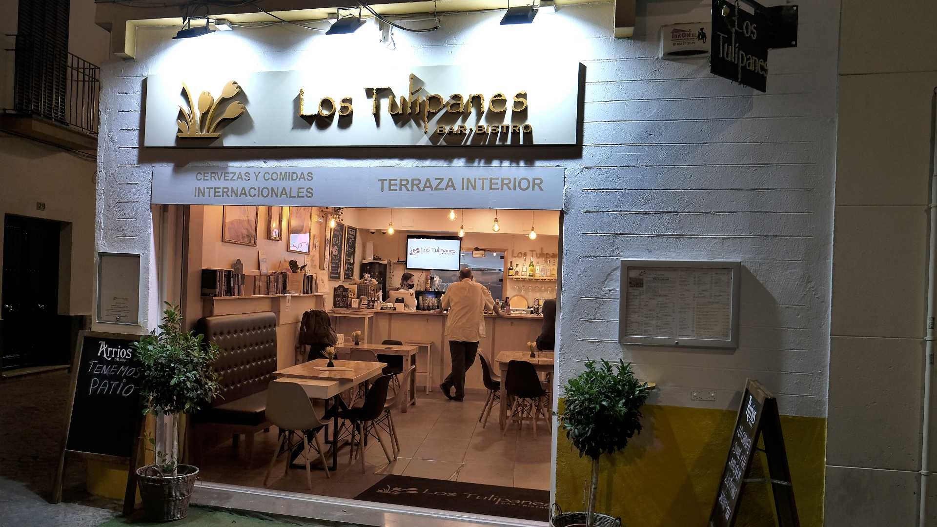 ¿Sabías que Sevilla tiene un restaurante holandés? Así es la cocina de Los Tulipanes