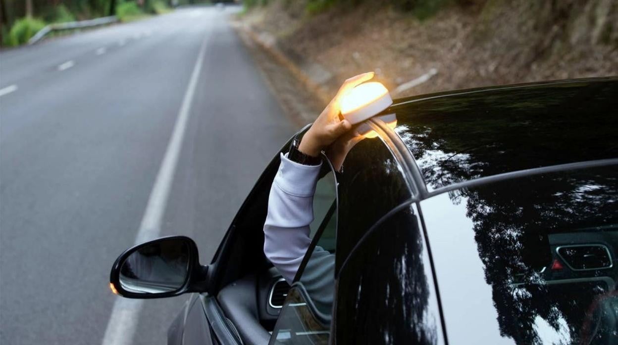 Las balizas sustituirán a los triángulos de emergencia