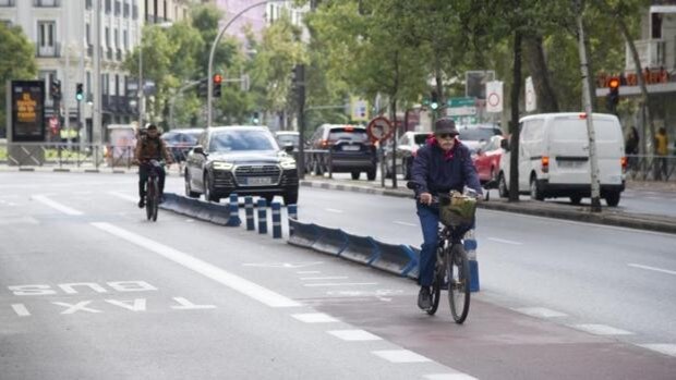 La DGT avisa sobre la nueva multa por obstaculizar el carril bici