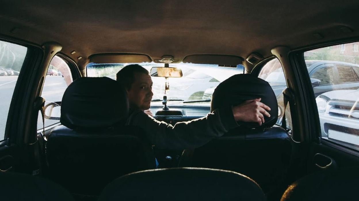 La marcha atrás está considerada una infracción grave que puede acarrear 500 euros de multa