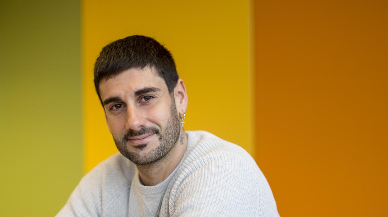 El cantante asturiano estará el sábado en Sevilla IGNACIO GIL