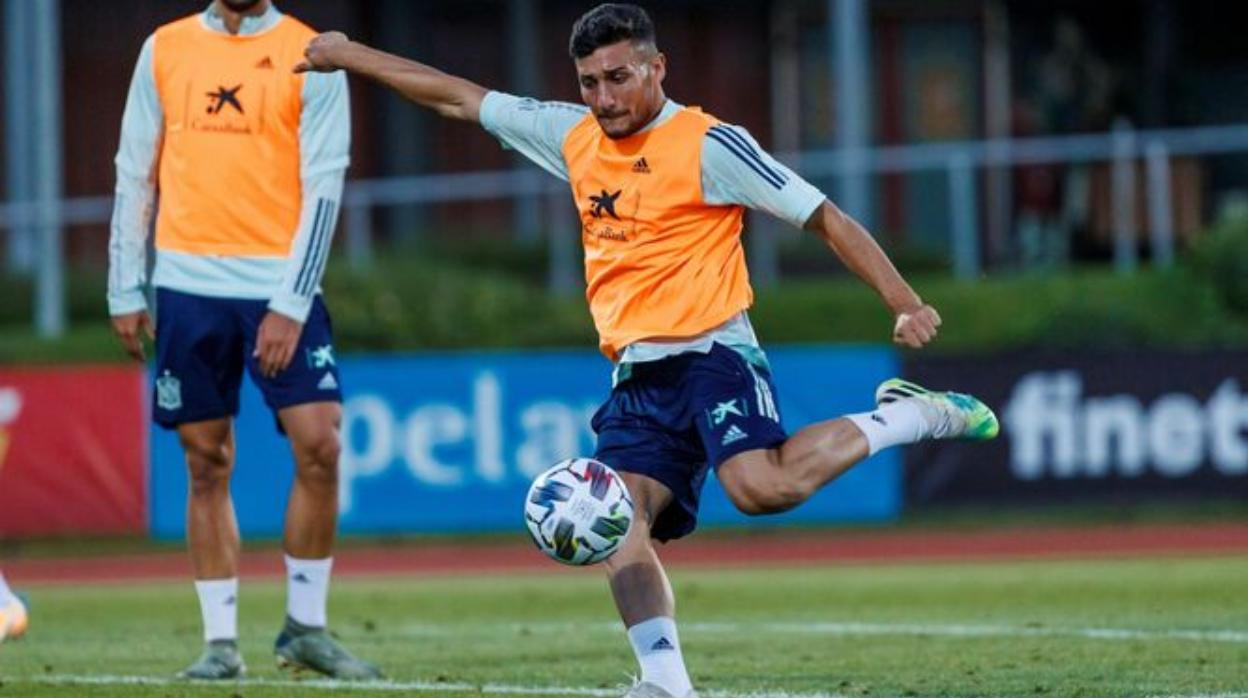 Óscar Rodríguez, con España