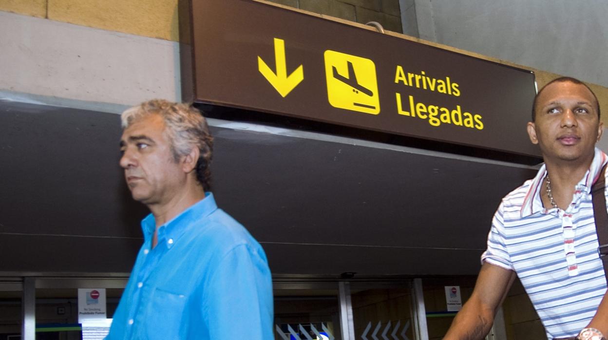 Bayram Tutumlu en Sevilla cuando Mehmet Aurelio fichó por el Betis