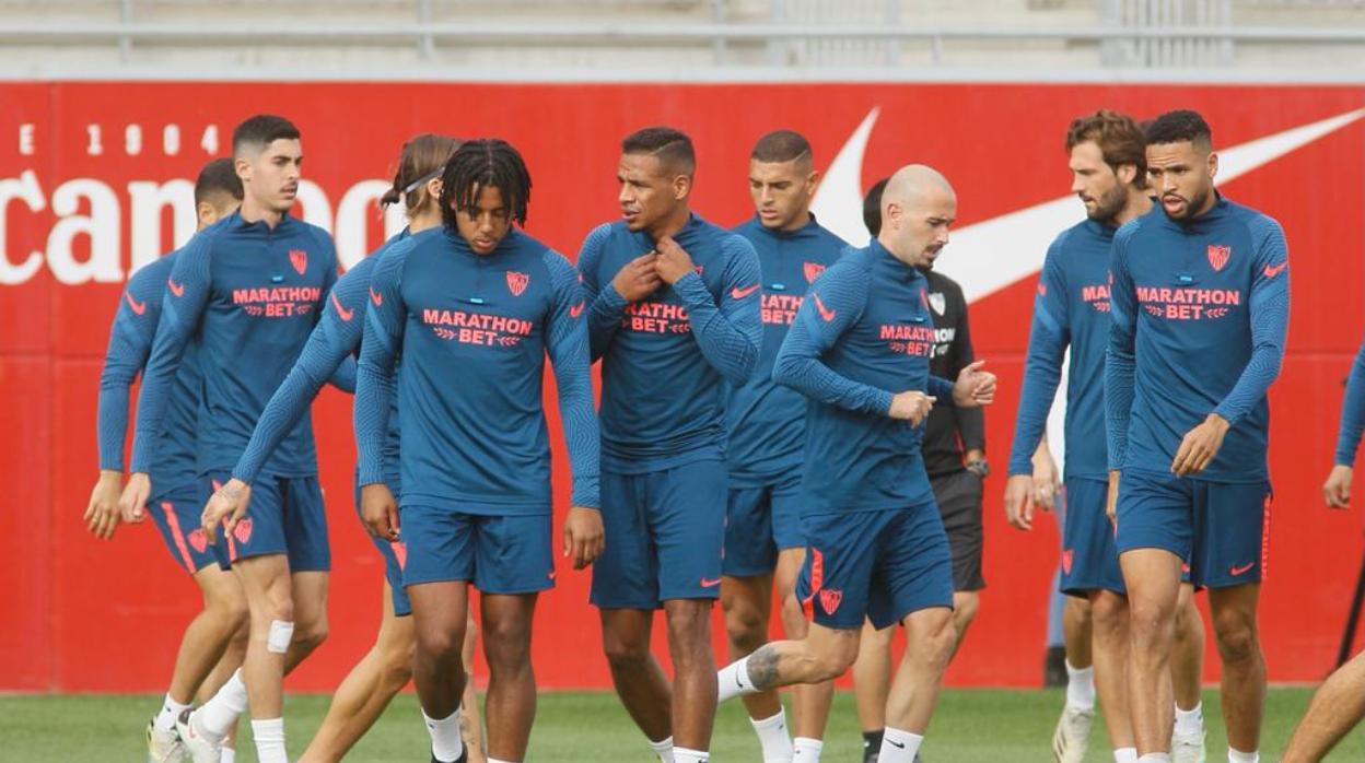 Los jugadores del Sevilla FC se han ejercidado por última vez antes de recibir al Osasuna