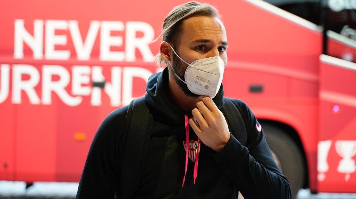 Gudelj, a su llegada al Sánchez-Pizjuán para el Sevilla - Valencia