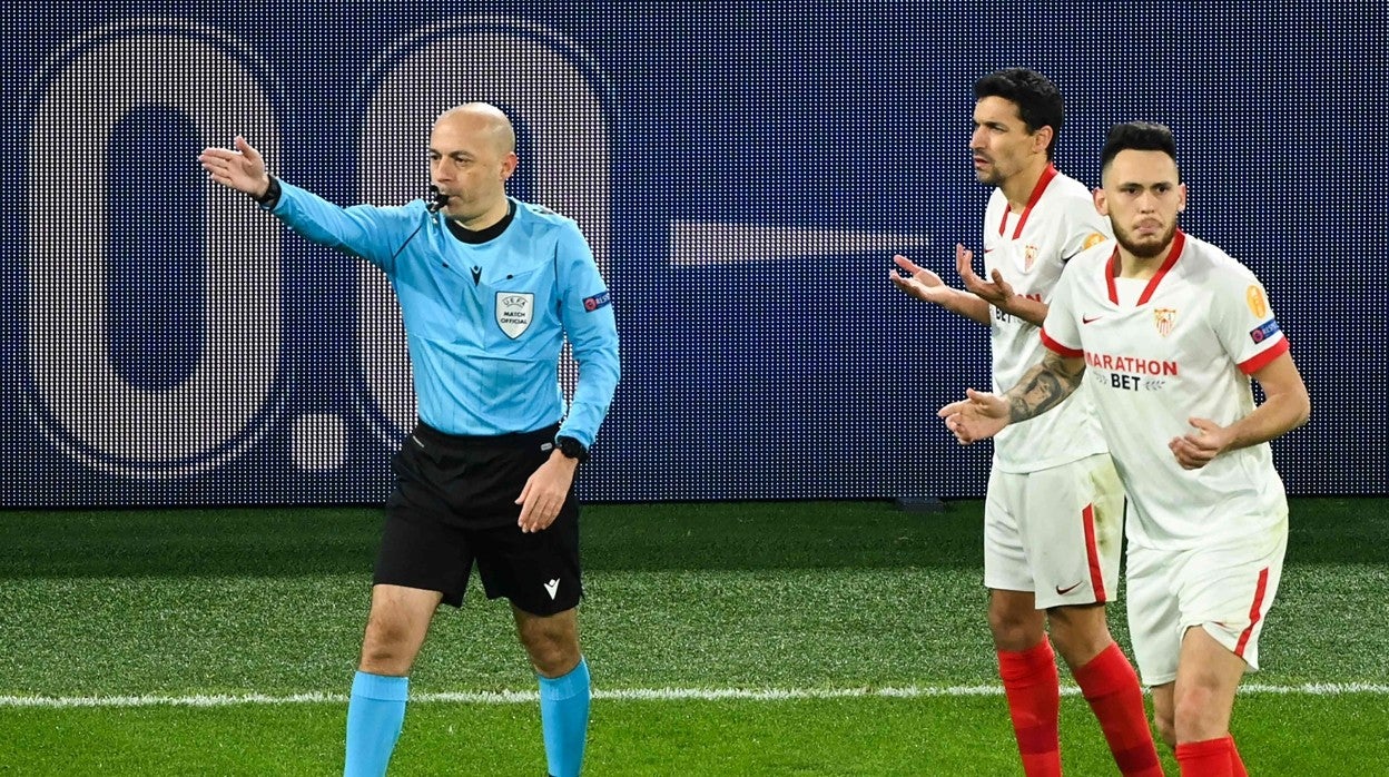 La rocambolesca decisión del árbitro y el VAR con el penalti repetido de Haaland