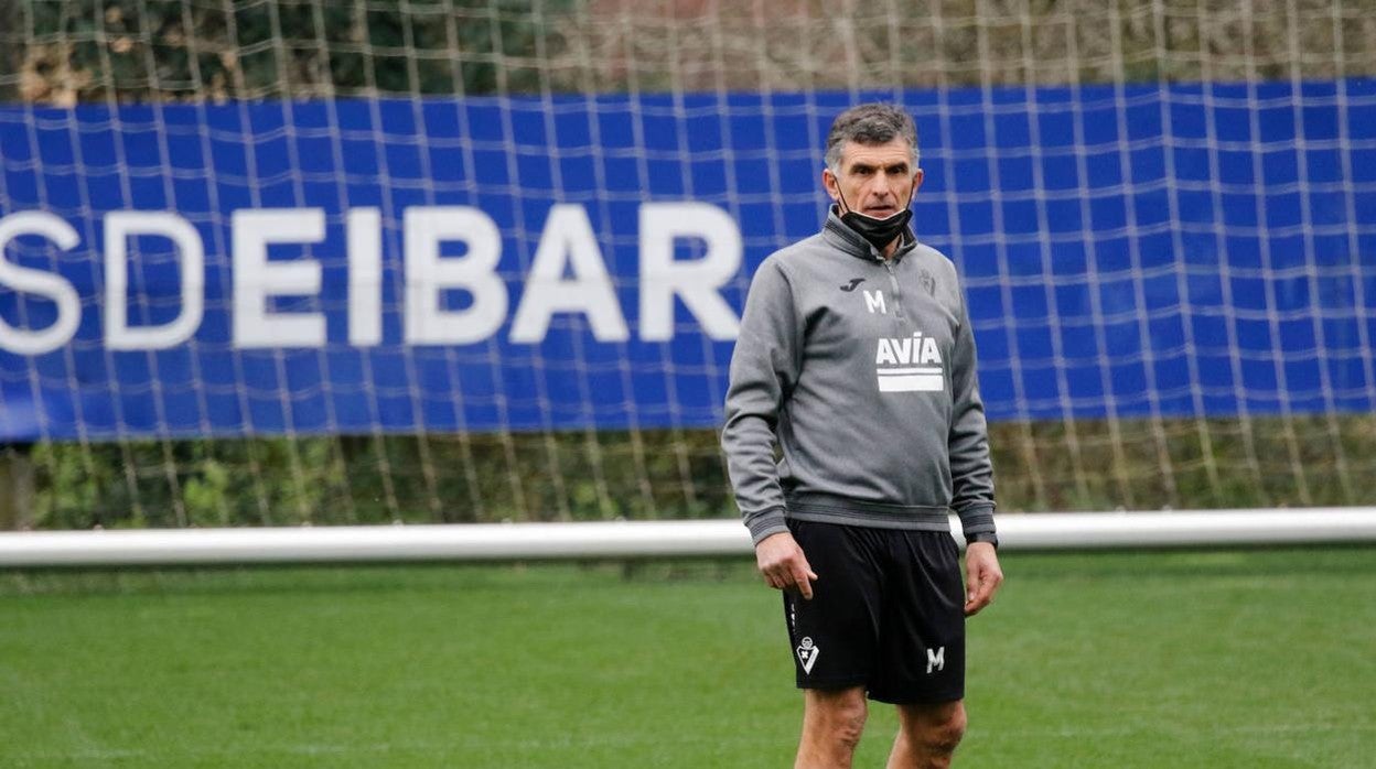 Mendilibar, en la ciudad deportiva del Eibar