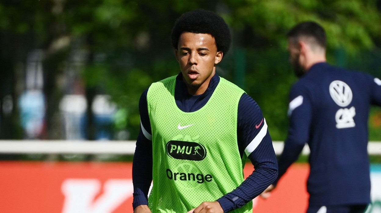 Jules Koundé, en un entrenamiento con Francia en Clairefontaine