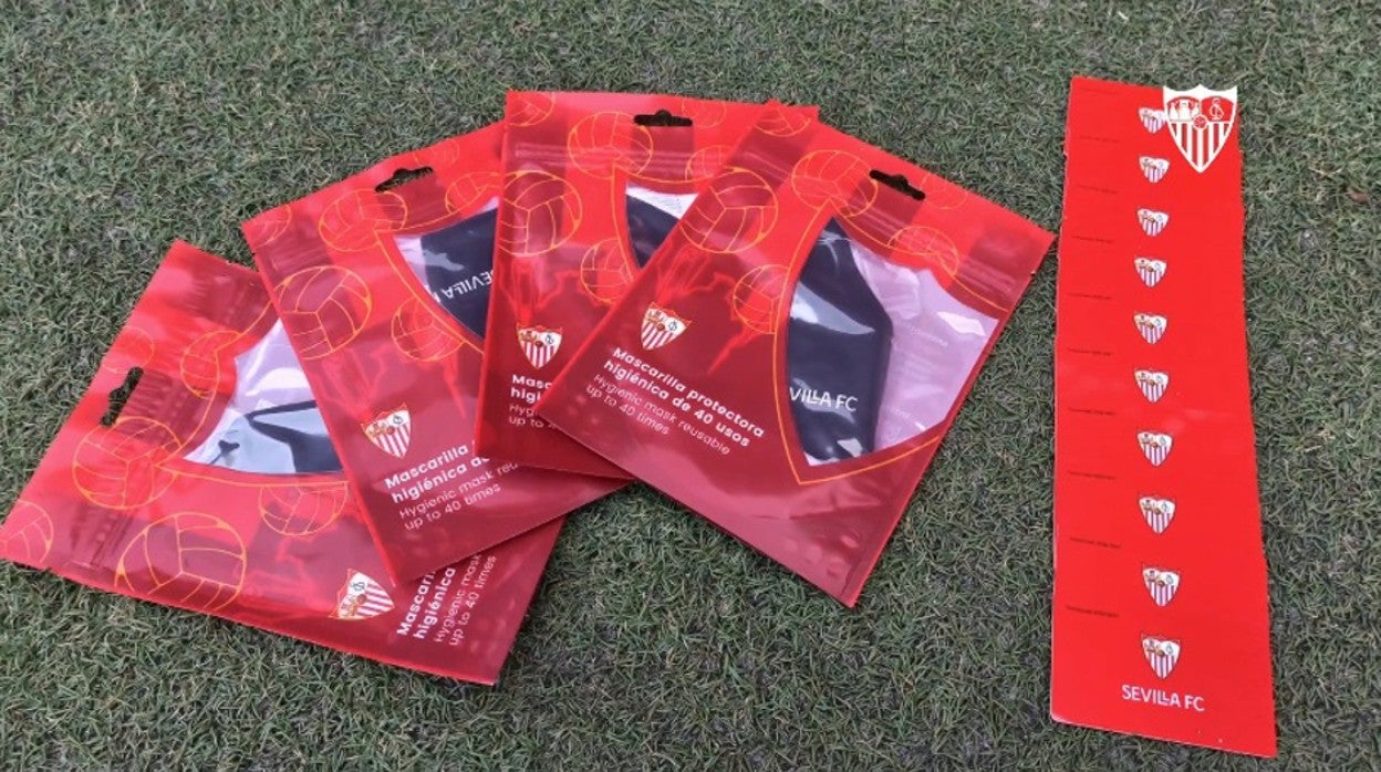 Algunos de los obsequios que regala el Sevilla FC por adquirir el carnet simbólico
