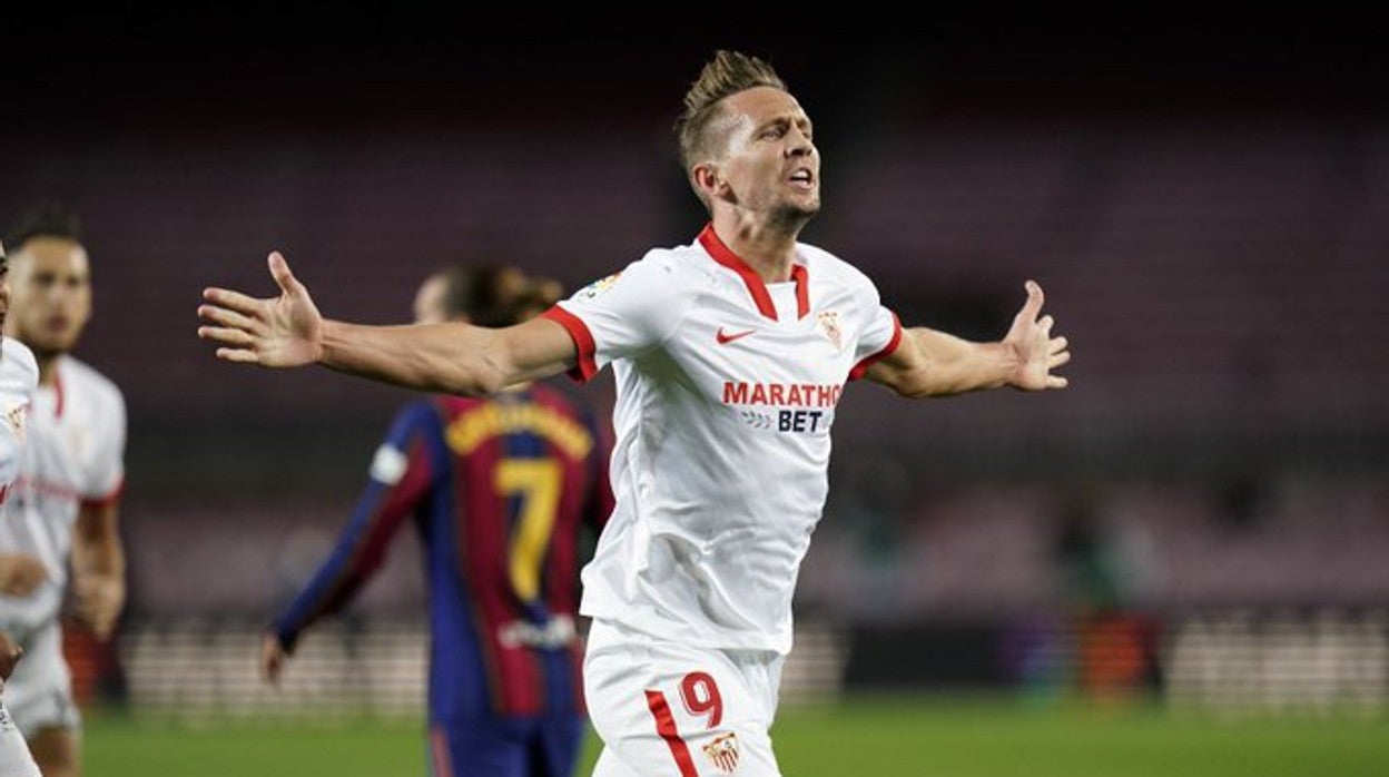 Luuk De Jong celebra un tanto ante el Barcelona la pasada temporada