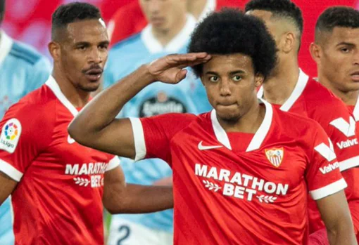 Koundé celebra un gol en el Celta - Sevilla de LaLiga