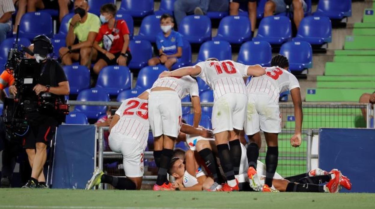 Los jugadores del Sevilla celebran el gol ante el Getafe EFE