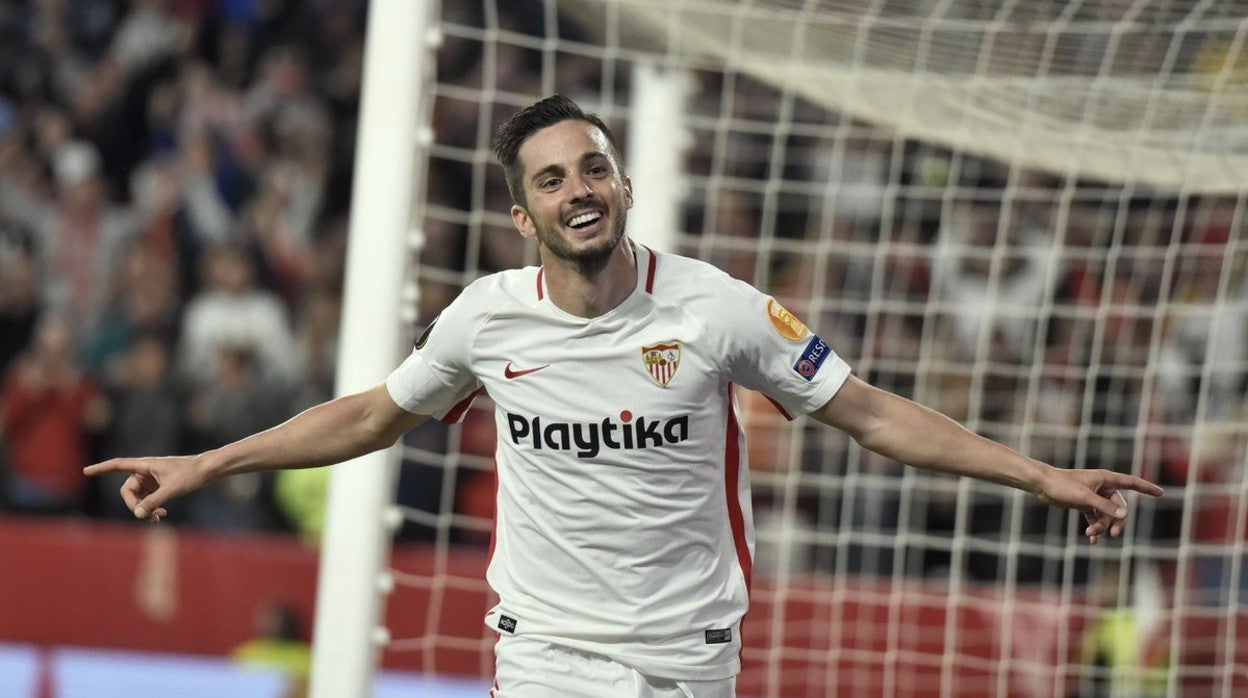 Pablo Sarabia celebra un tanto anotado por el Sevilla en su etapa en el club de Nervión