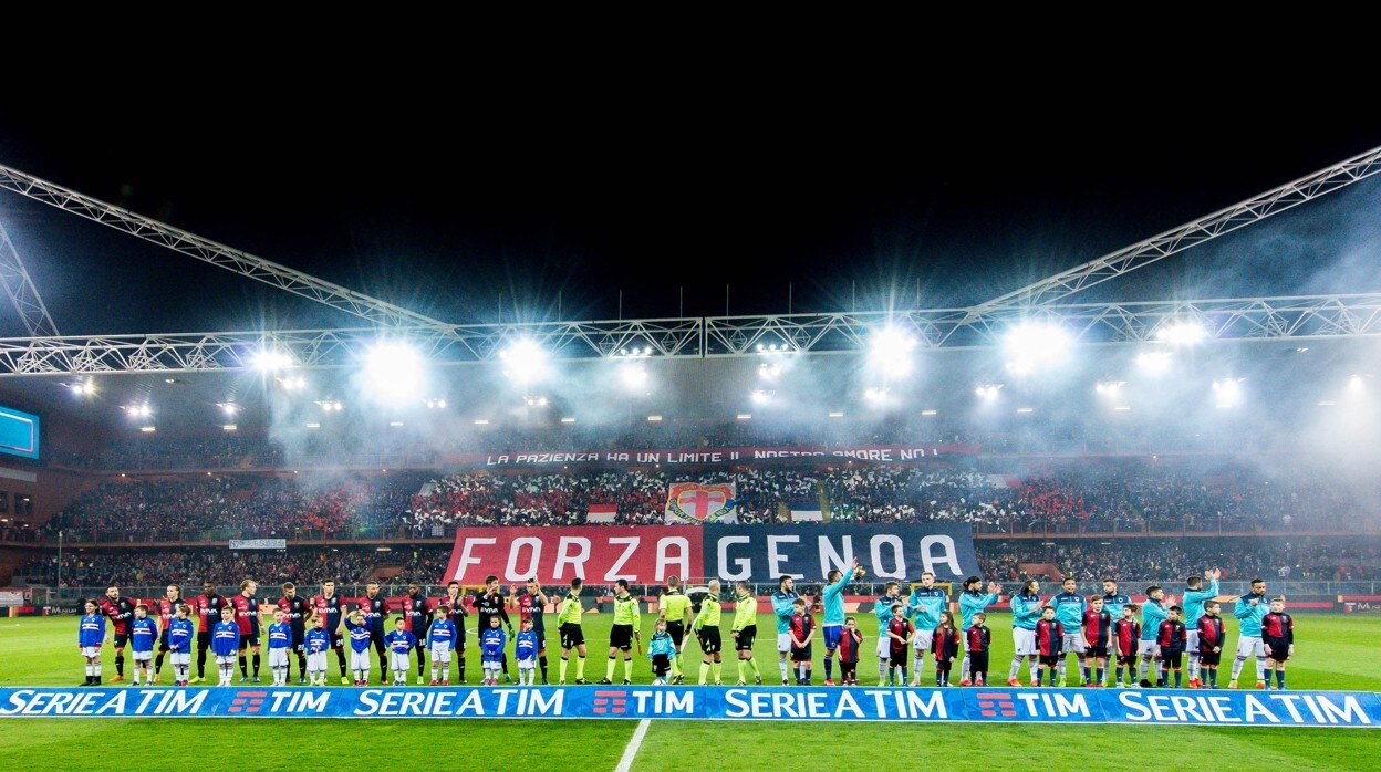 Partido entre el Genoa y la Sampdoria en el Luigi Ferraris