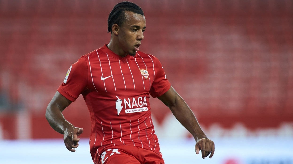 Jules Koundé, durante el amistoso entre el Sevilla y el Alavés