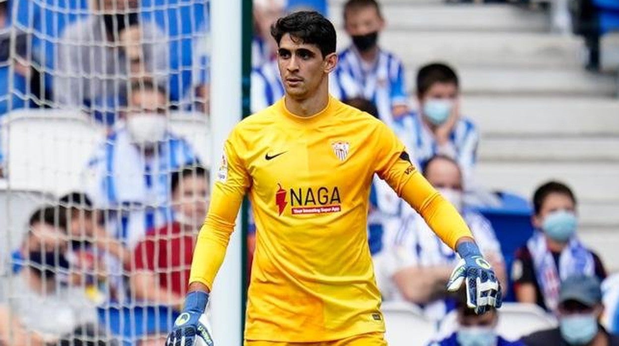 Bono, en un lance del Real Sociedad - Sevilla