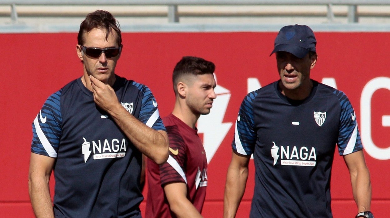 Julen Lopetegui, durante el entrenamiento del Sevilla realizado esta mañana