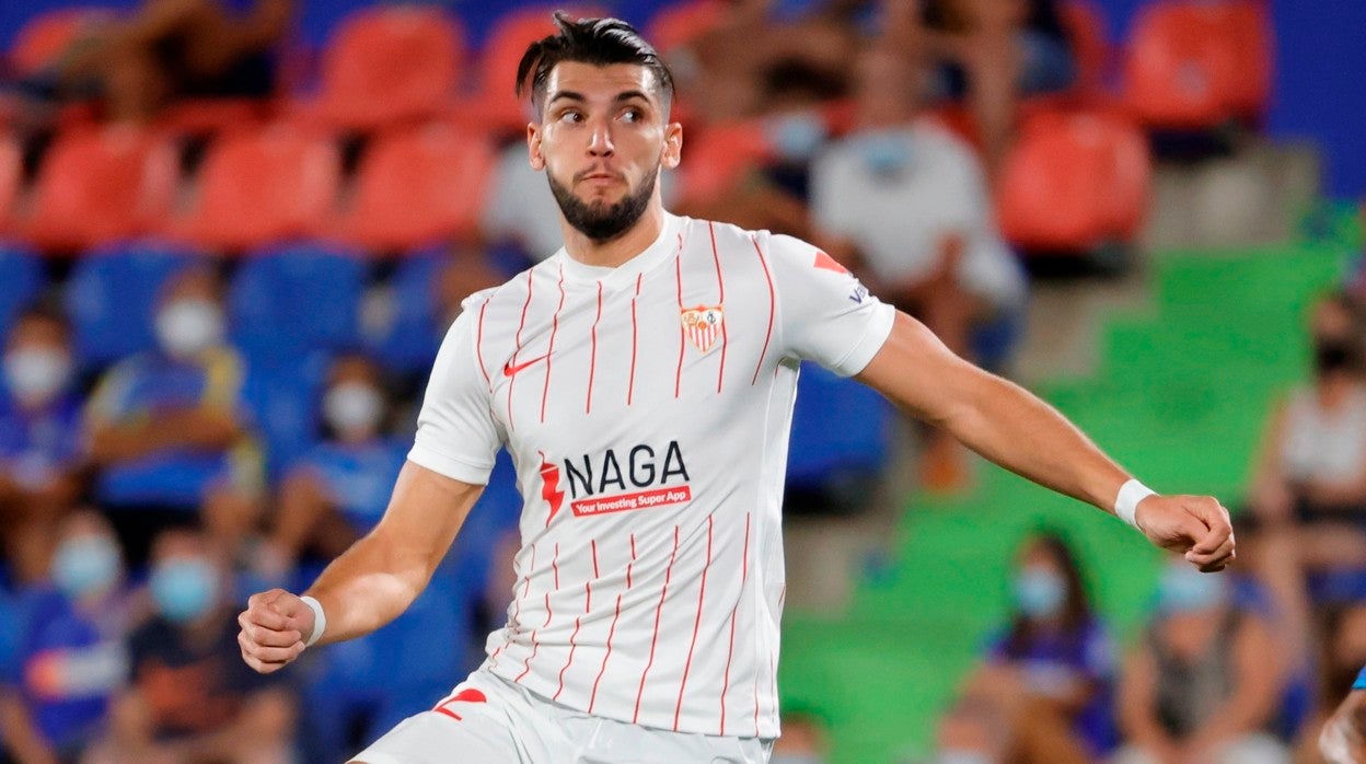 Rafa Mir sería una de las apuestas de los votantes en la encuesta de Orgullodenervion.com para el once ante el Espanyol