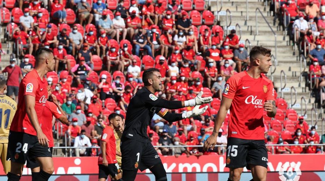 Valjent, Reina y Maffeo, durante el Mallorca-Levante de LaLiga 21-22