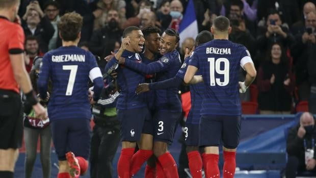 Koundé fue titular en la victoria de Francia ante Finlandia (0-2)