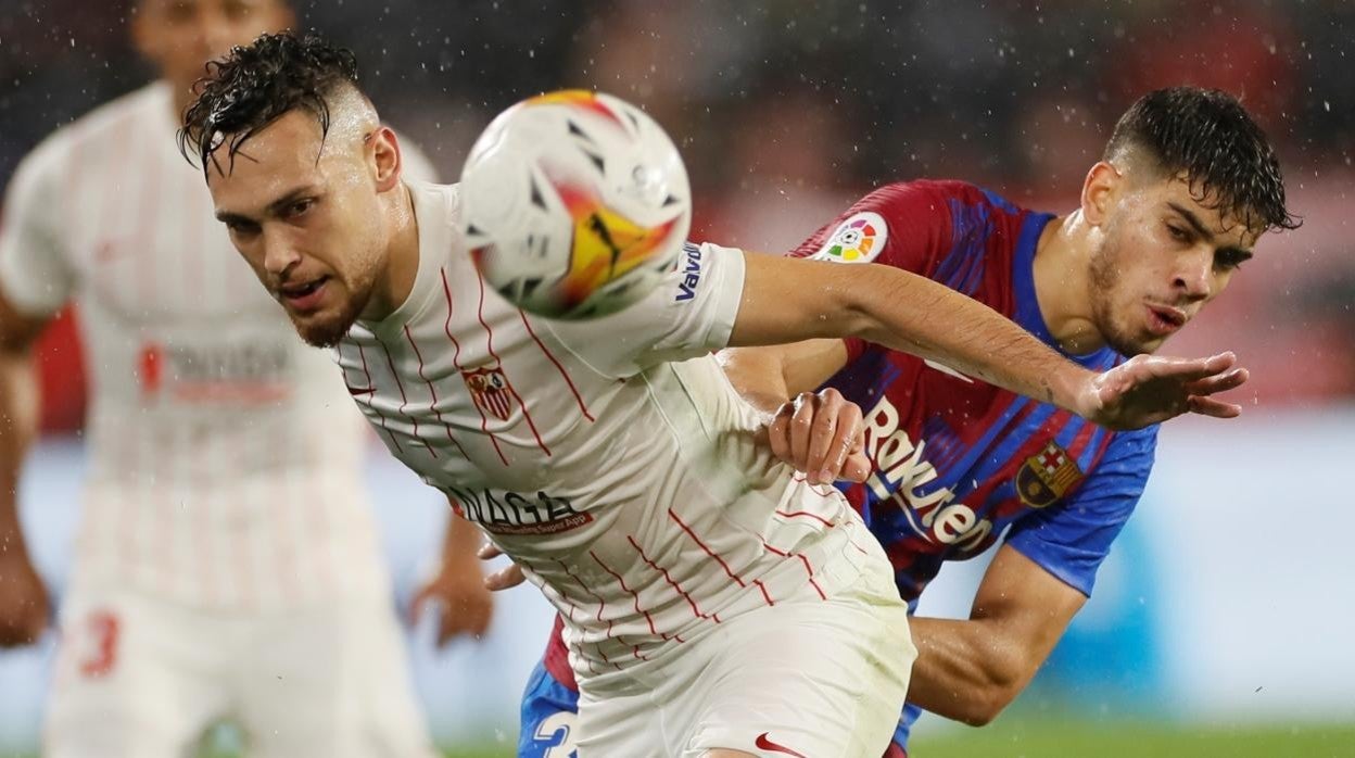 El estadio Ramón Sánchez-Pizjuán luce para recibir al Barcelona esta noche