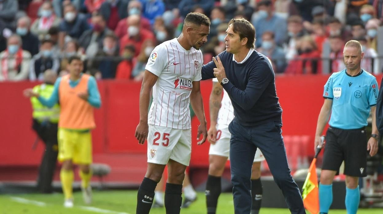 Lopetegui dialoga con Fernando en un partido reciente