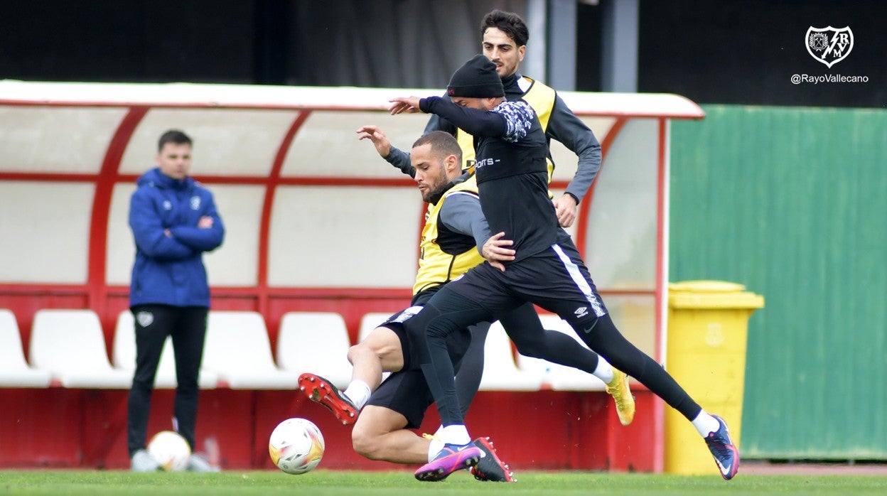 Mario Suárez en el entrenamiento de este viernes