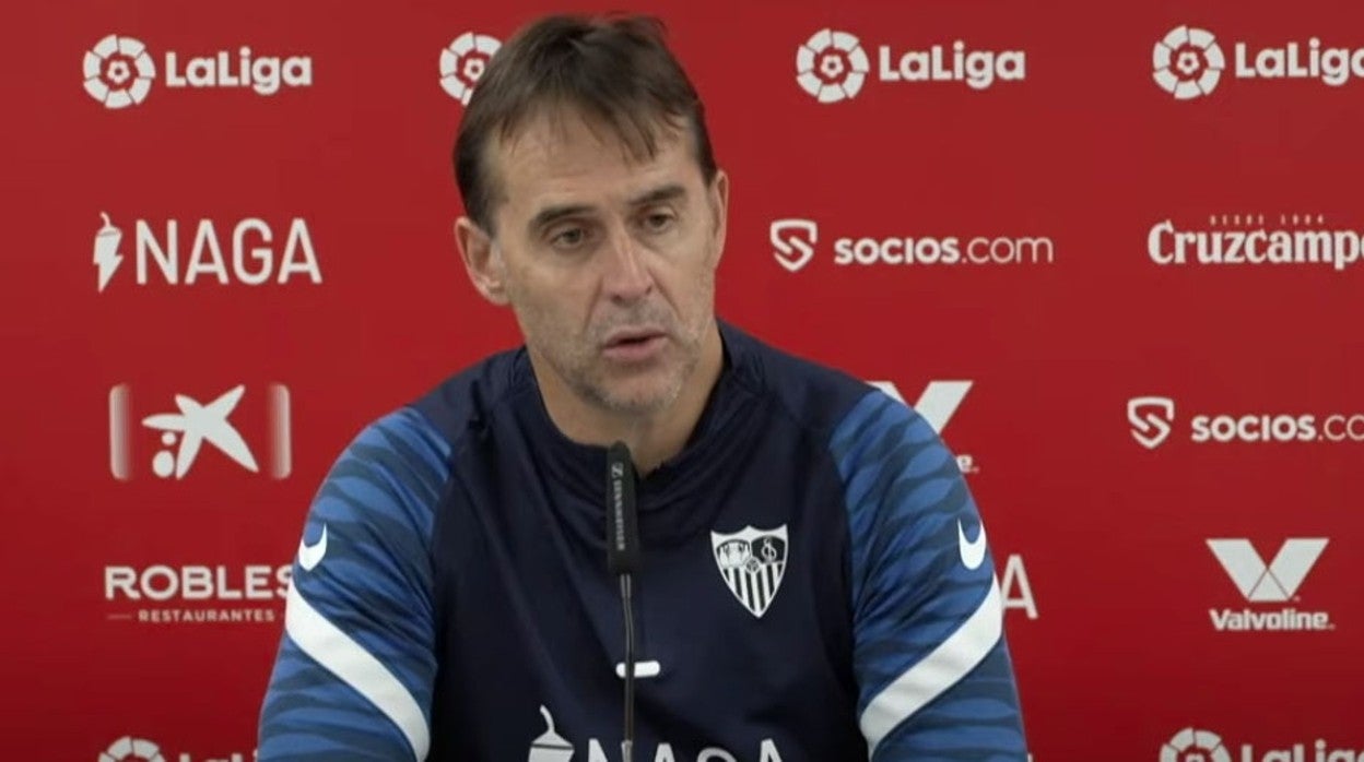 Julen Lopetegui durante la rueda de prensa previa al encuentro de la 31ª jornada de LaLiga entre el Sevilla FC y el Granada CF
