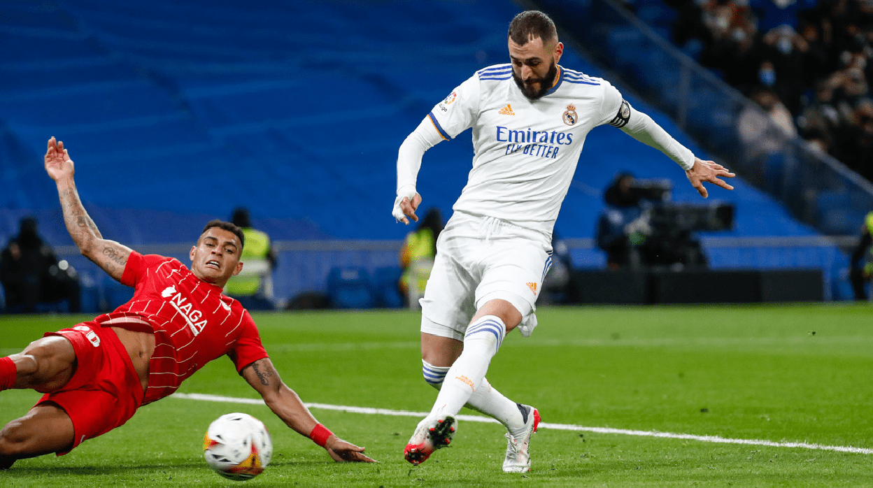 Benzema con Diego Carlos