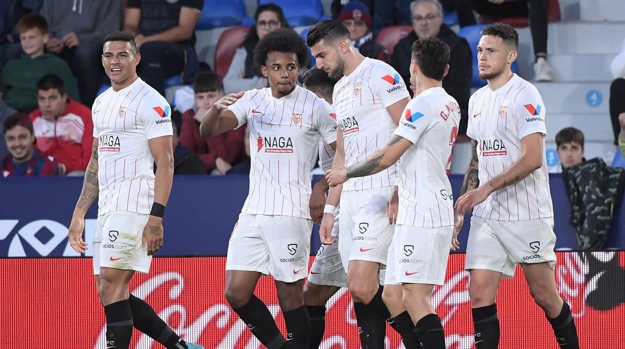 El espectacular gol de cabeza de Koundé en el Levante - Sevilla (2-3)
