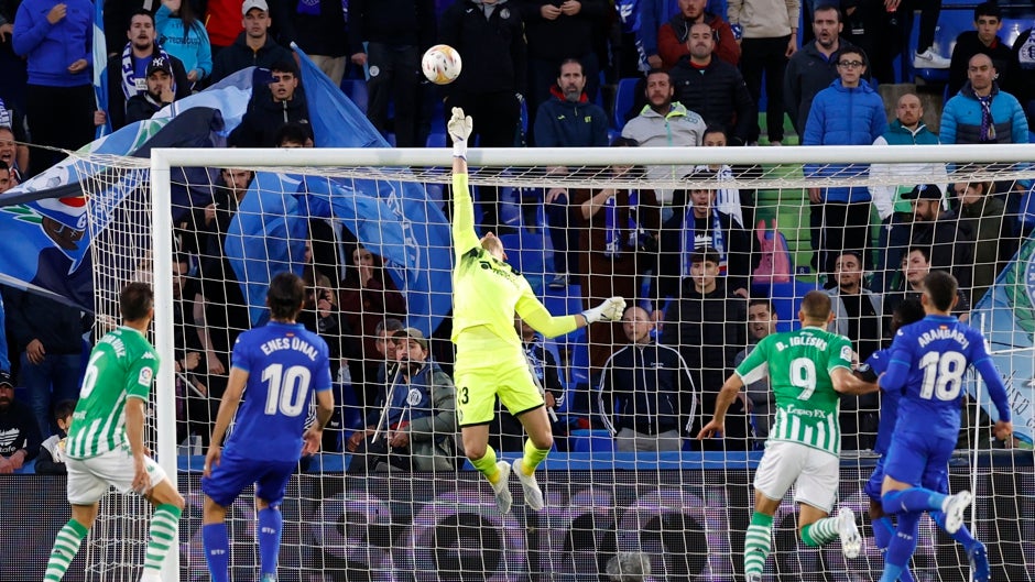 El empate del Betis en Getafe mantiene las distancias por la Champions