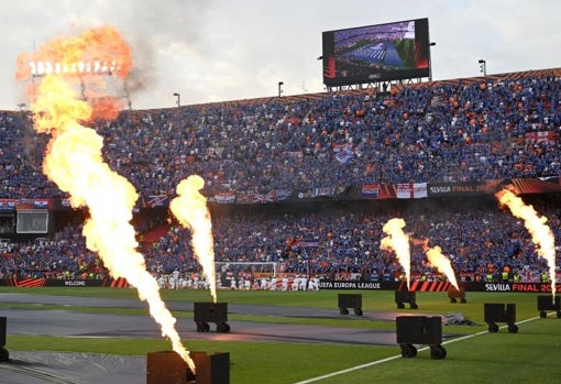 El Ramón Sánchez-Pizjuán instantes antes de que se disputase la final de la UEFA Europa League entre el Eintracht de Frankfurt y el Glasgow Rangers