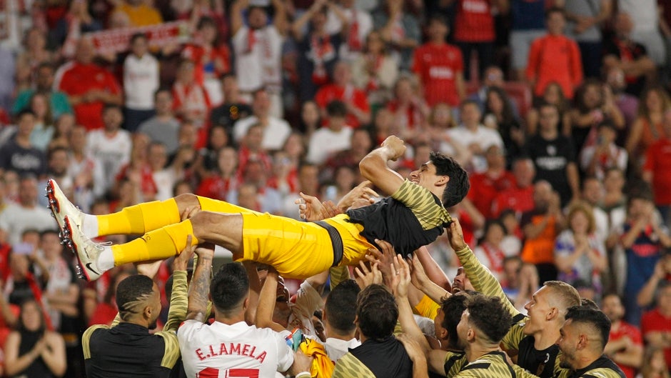 Bono, el mejor jugador del Sevilla FC esta temporada para los votantes en la encuesta