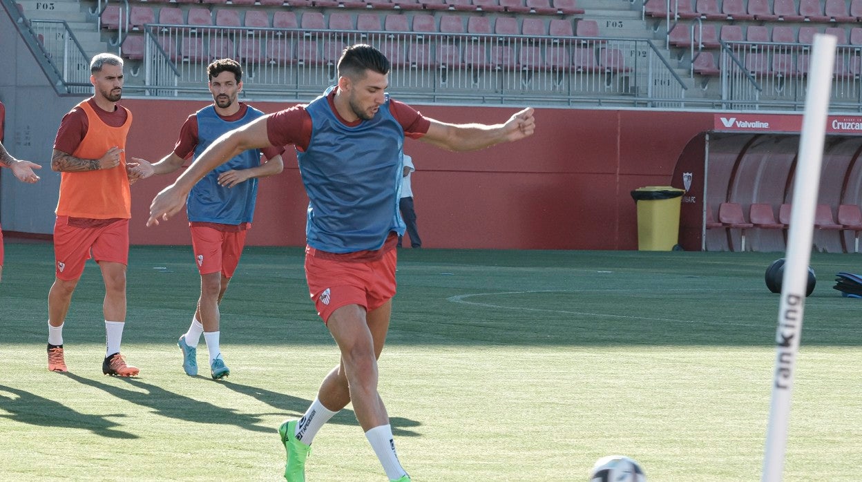 Rafa Mir, en el entrenamiento del martes en la ciudad deportiva