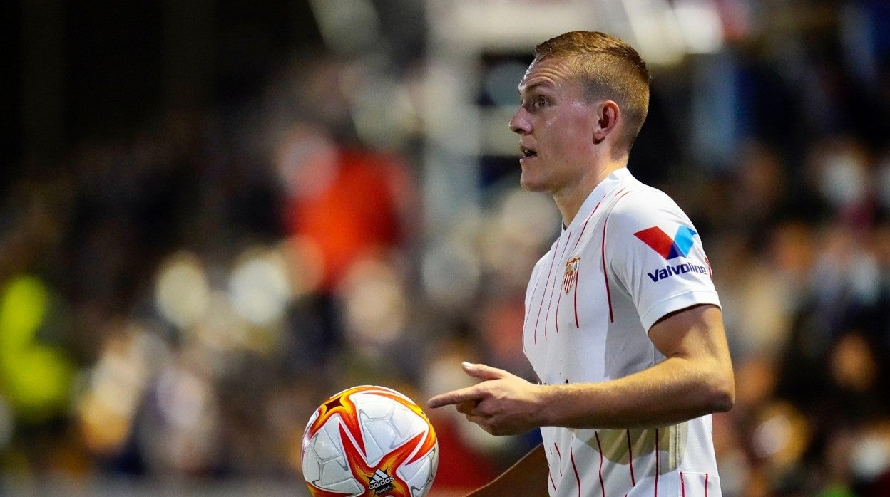 Oficial: Augustinsson, cedido al Aston Villa