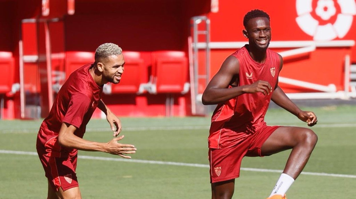 Tanguy Nianzou, durante su primer entrenamiento con el Sevilla FC