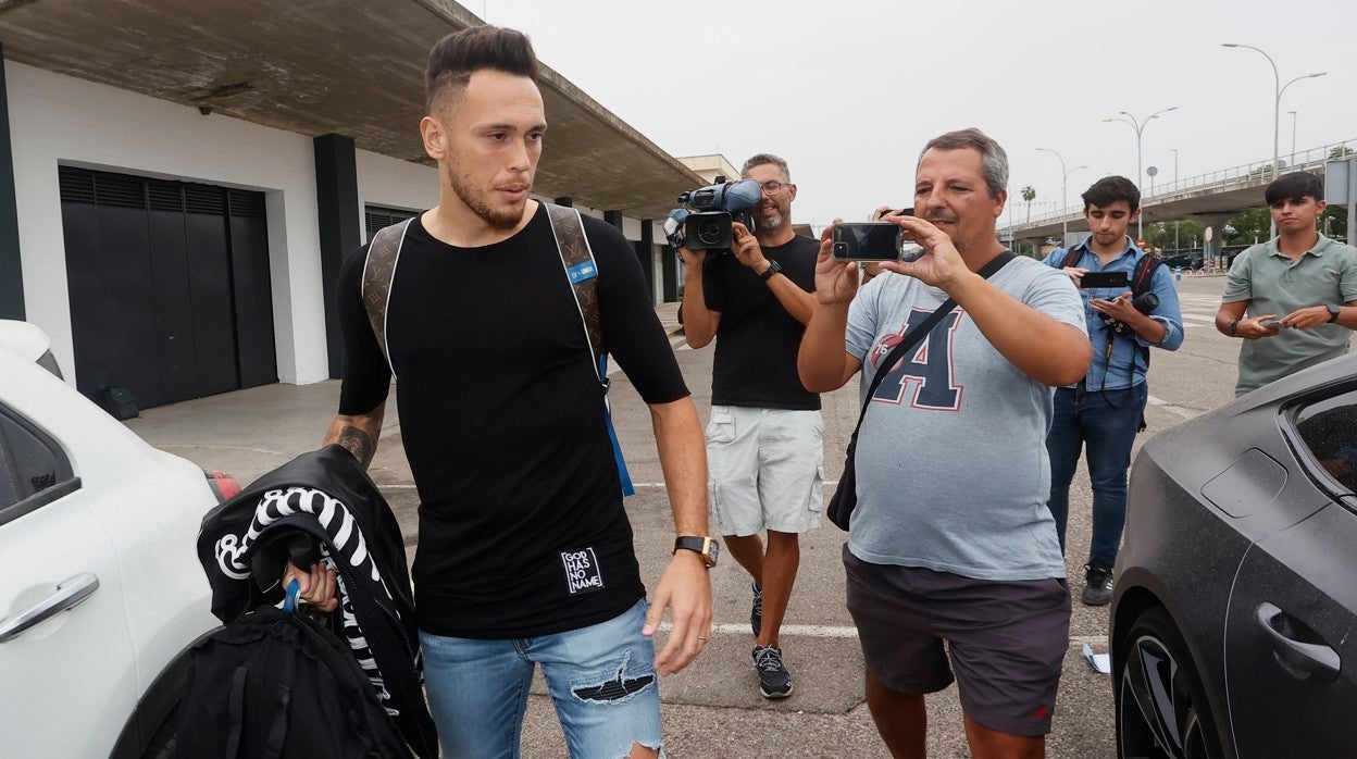 Lucas Ocampos, este martes antes de viajar a Ámsterdam