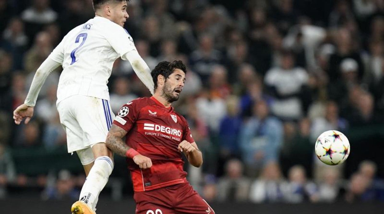 Isco, durante una acción del encuentro entre el Copenhague y el Sevilla FC de la UEFA Champions League