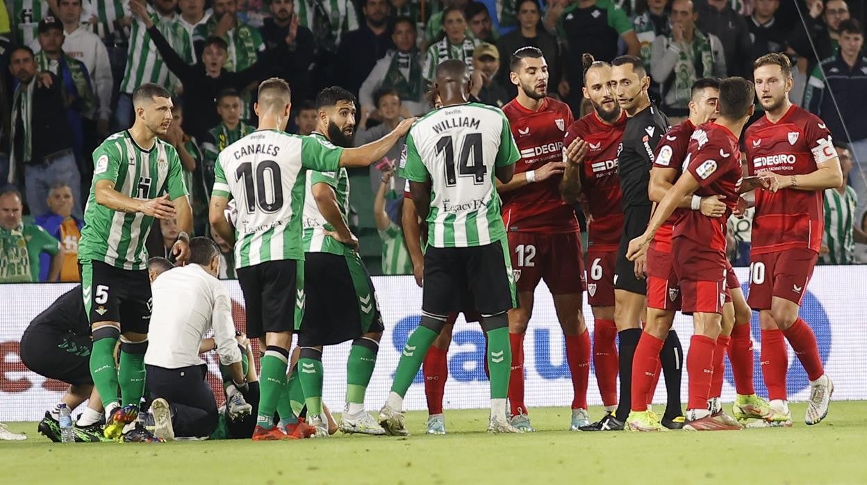 Momento de la expulsión de Montiel