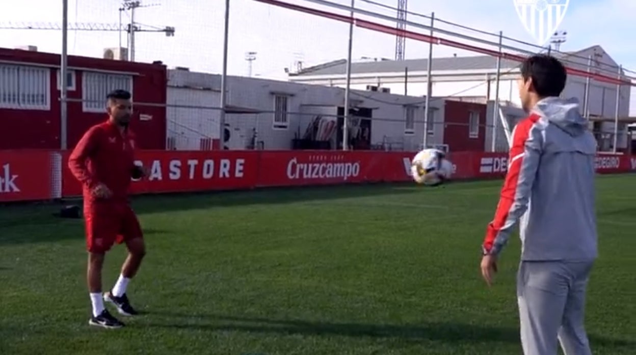 Tecatito Corona y Marcao ya tocan balón