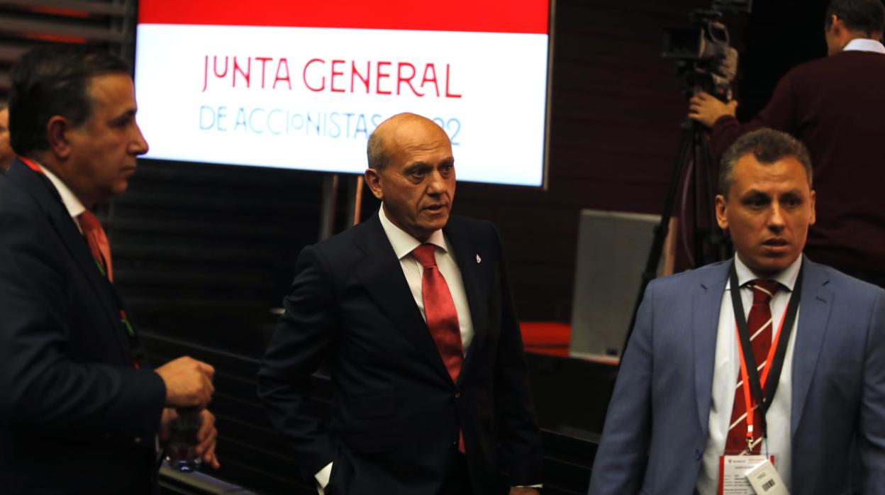 Del Nido, en la junta del Sevilla FC