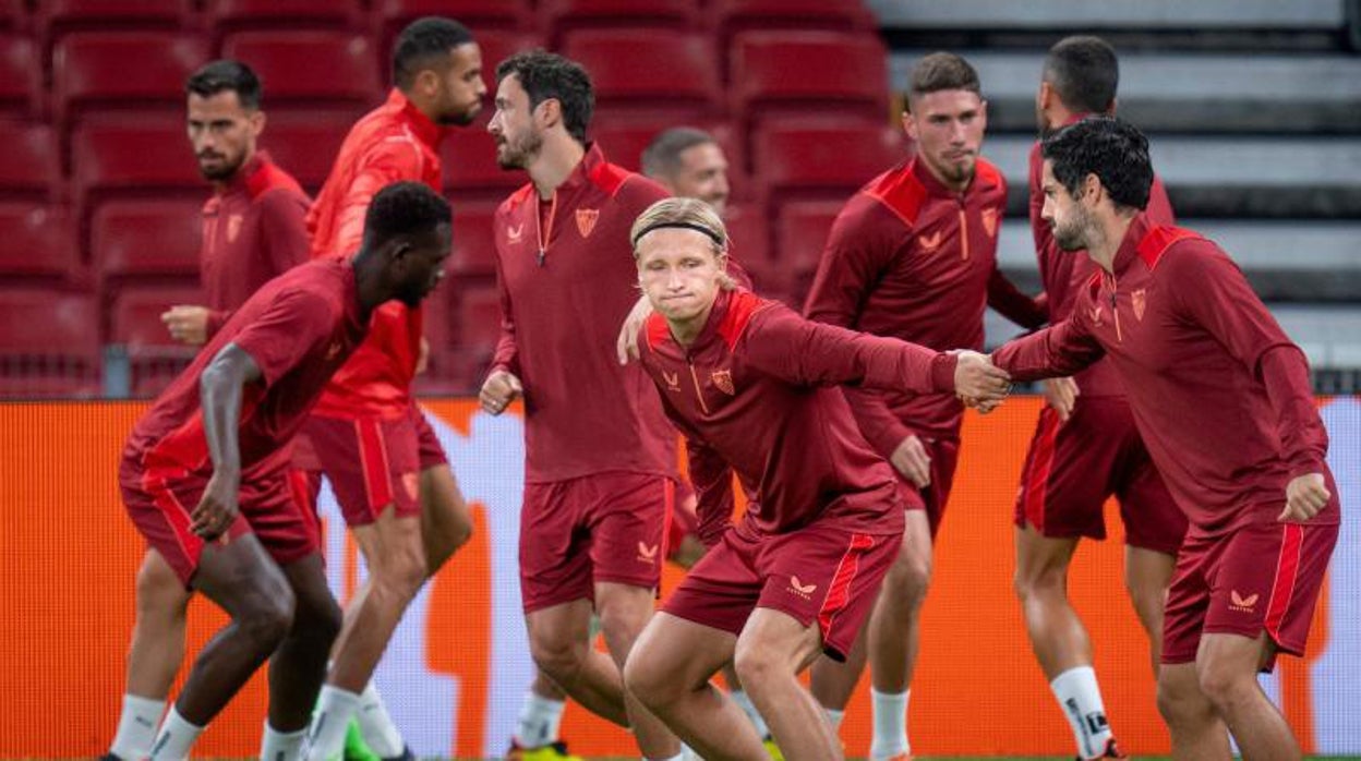 Dolberg ha disputado solo 300 minutos con el Sevilla