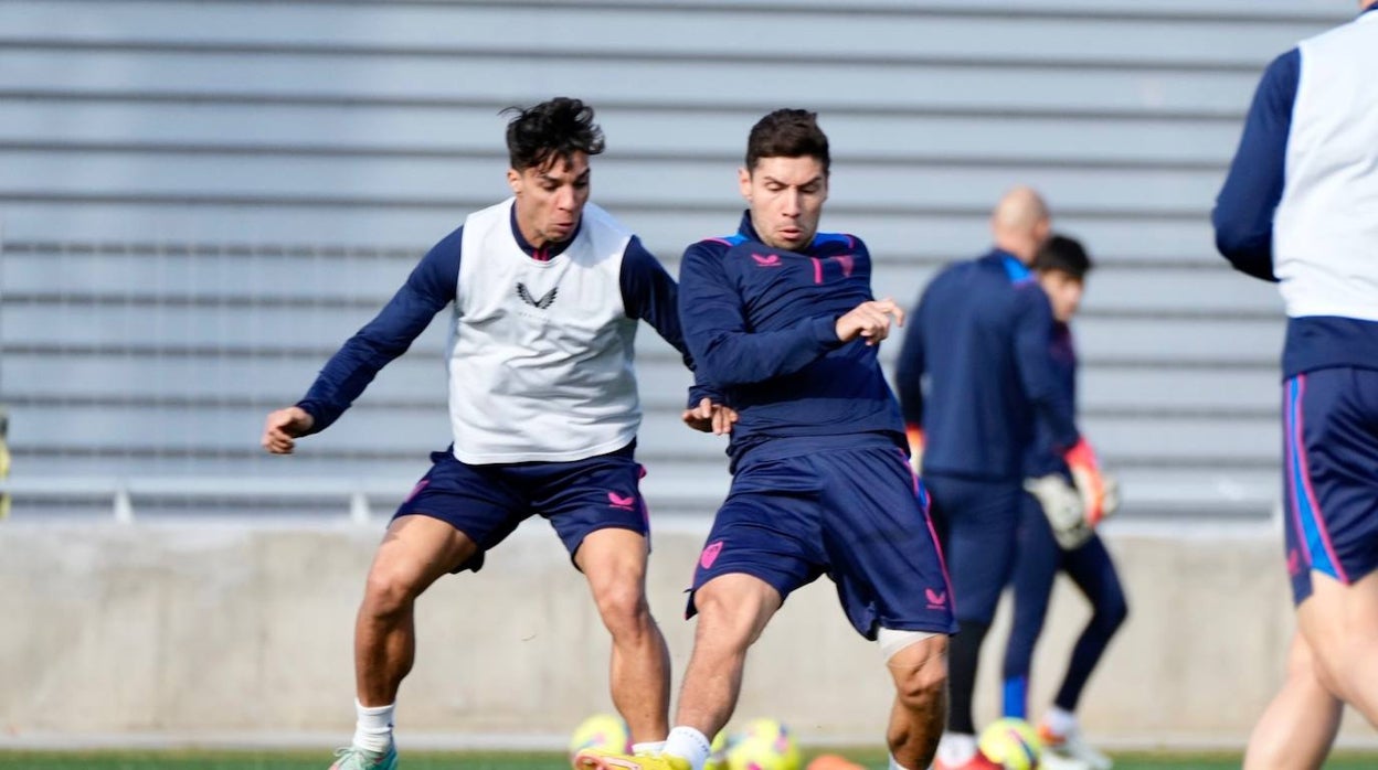 Óliver Torres y Montiel en el entrenamiento de este miércoles