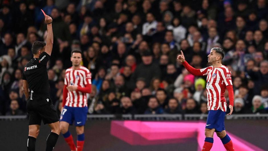 Correa sólo se perderá el partido ante el Sevilla por sanción