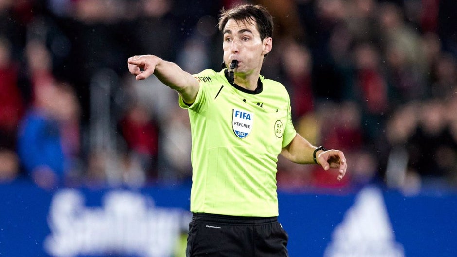 De Burgos Bengoetxea, árbitro del Sevilla FC - Almería