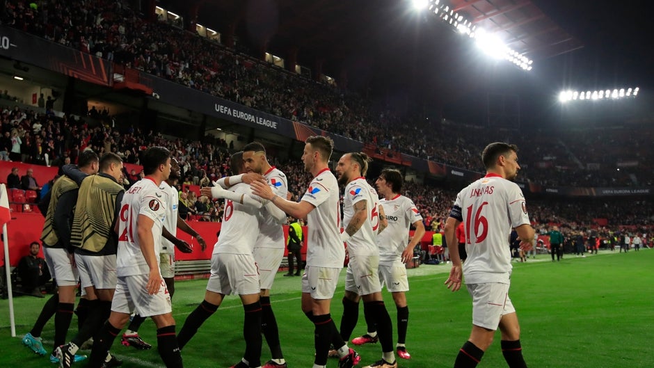 Fenerbahçe - Sevilla: Estambul mide al rey del torneo