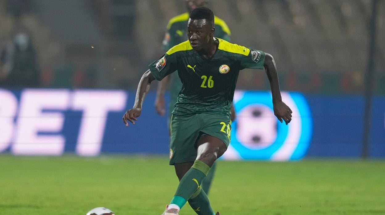 Pape Gueye, en un partido con Senegal